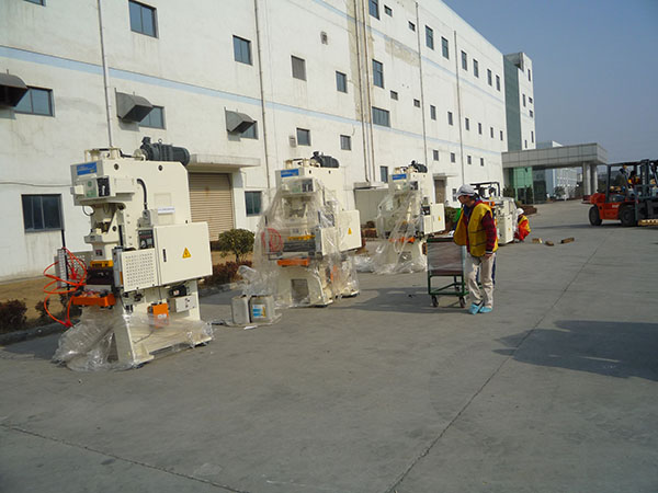 精密設(shè)備包裝案例 精密設(shè)備包裝案例