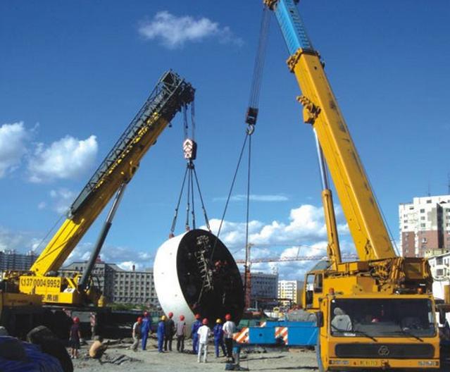 該如何降低起重機進行設備吊裝時駕駛室內(nèi)噪音 該如何降低起重機進行設備吊裝時駕駛室內(nèi)噪音