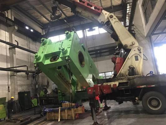 無(wú)錫設(shè)備吊裝公司告訴您為什么叉車(chē)是安全起吊的理想選擇？